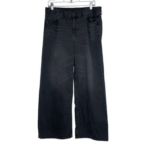 American Eagle Outfitters Denim - American Eagle Low Rise Skater Black Denim Jeans size 10 Short